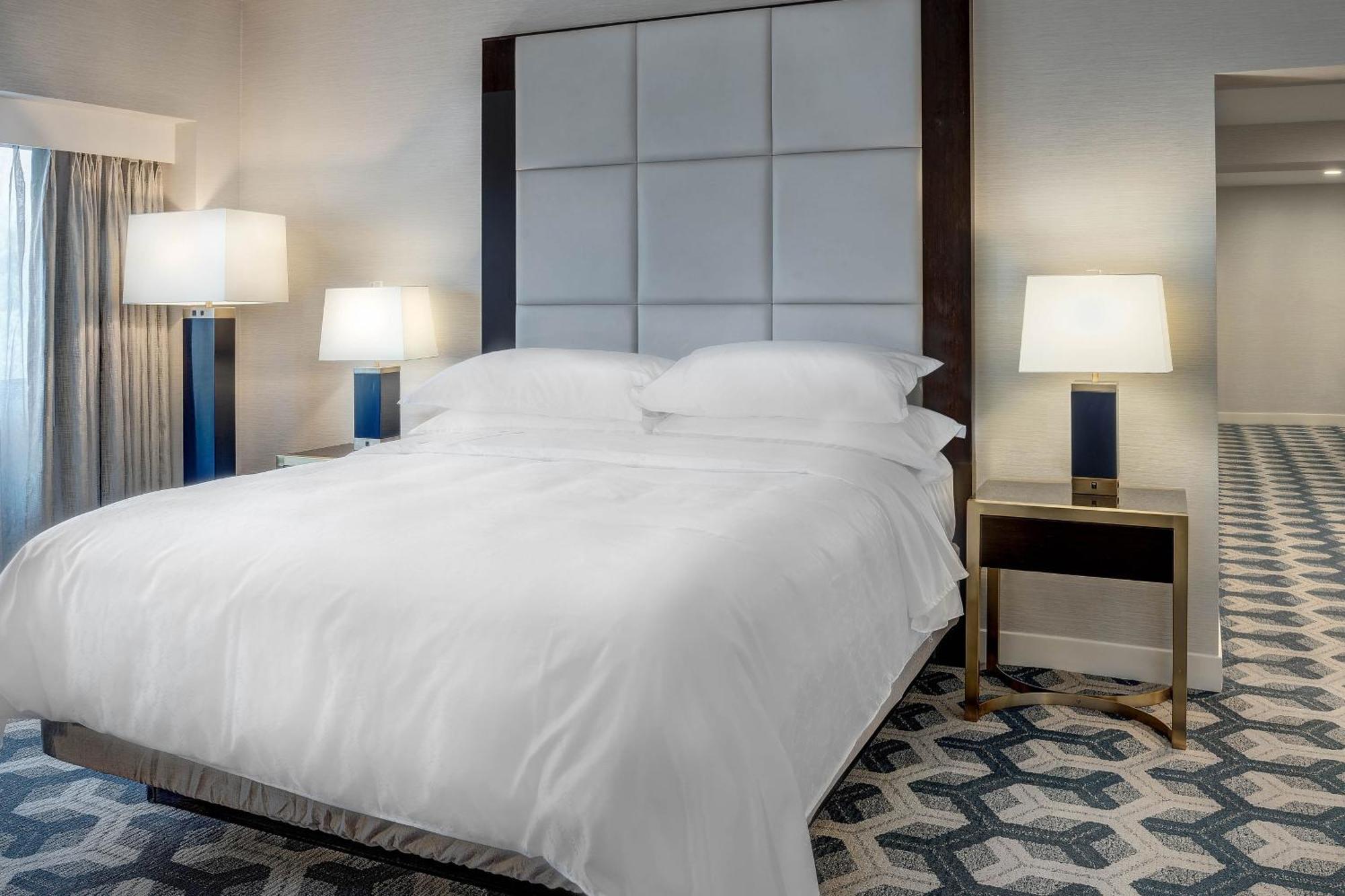 Sheraton Eatontown Hotel Eksteriør bilde