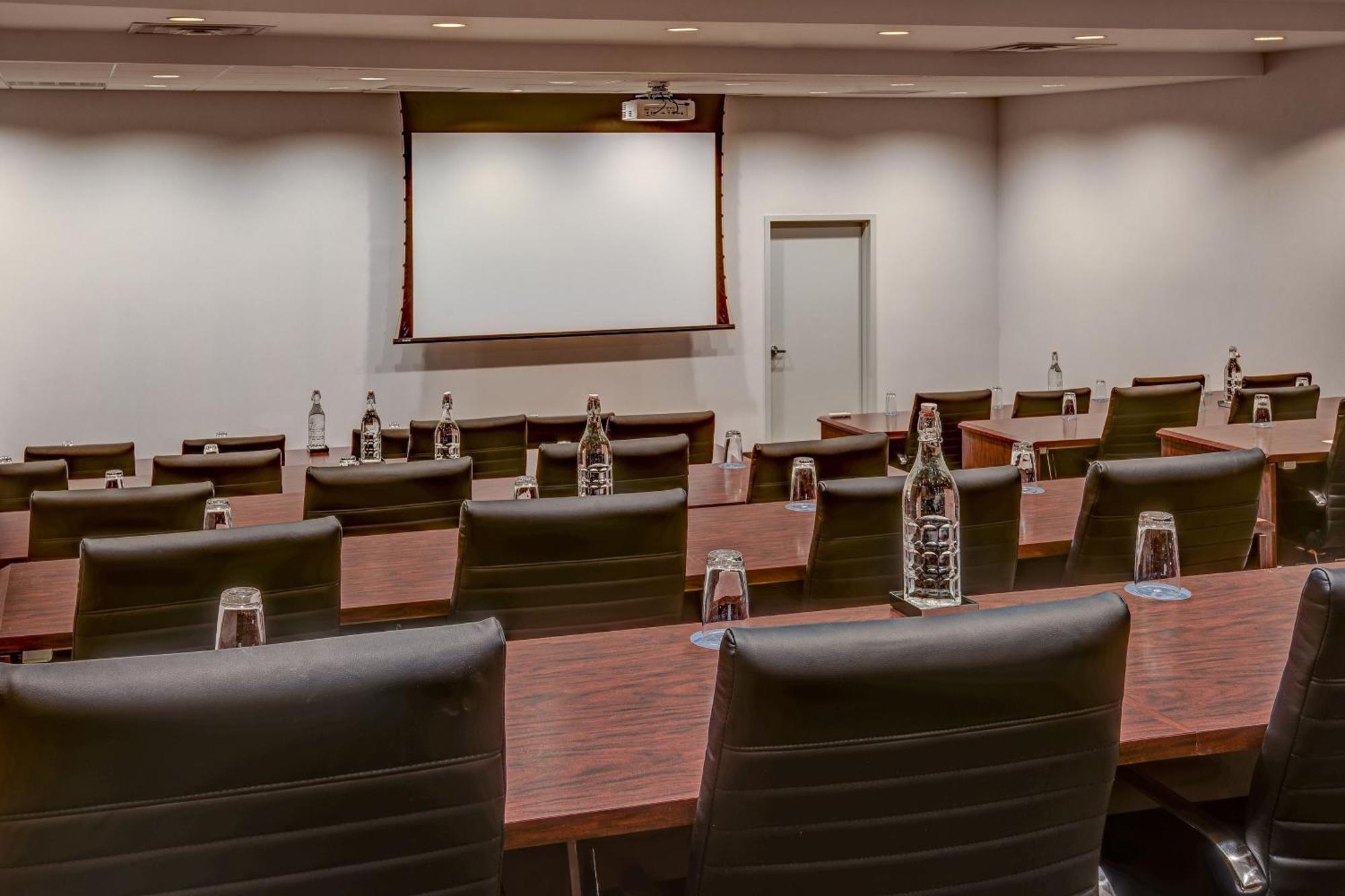 Sheraton Eatontown Hotel Eksteriør bilde