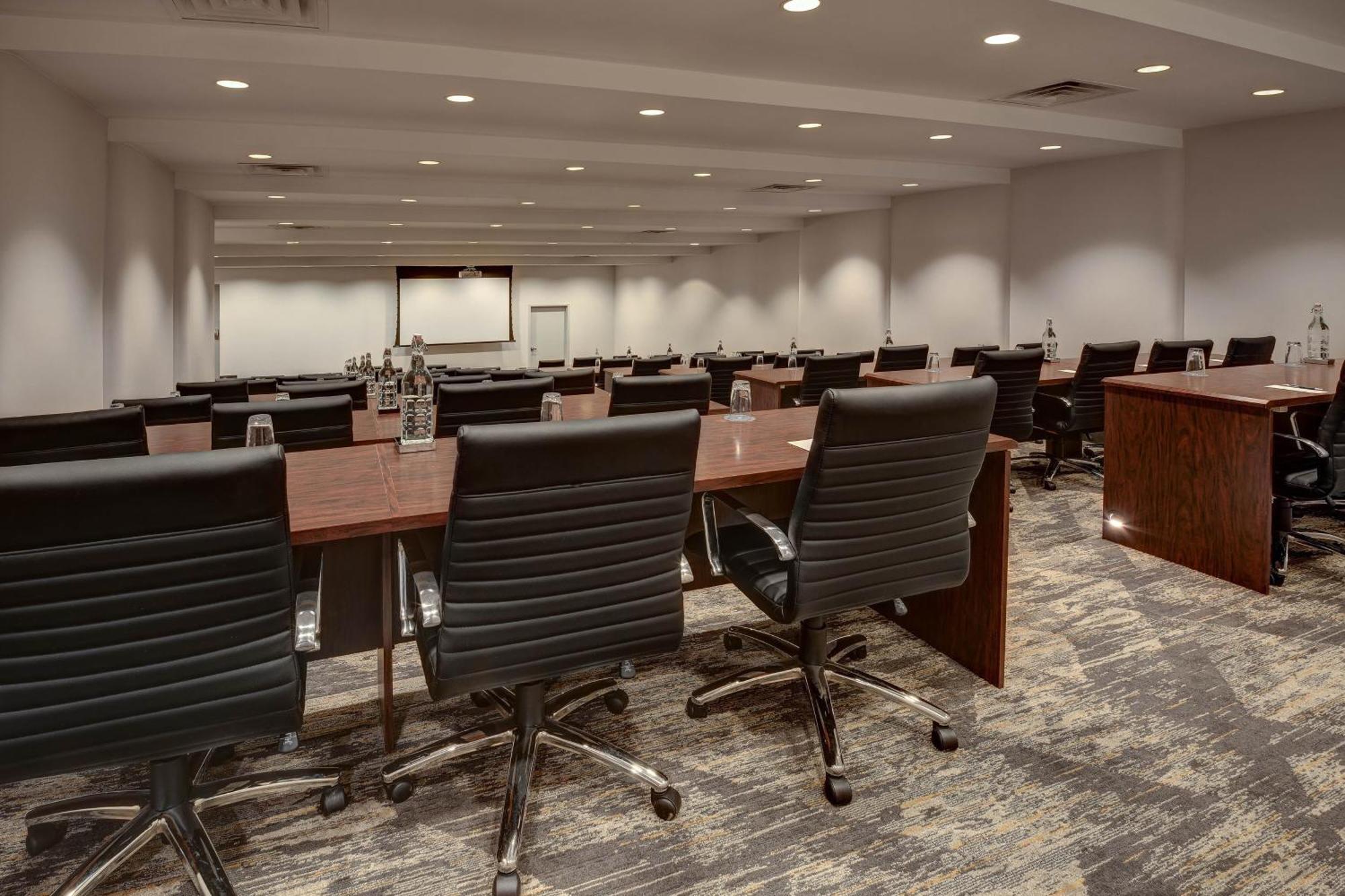 Sheraton Eatontown Hotel Eksteriør bilde