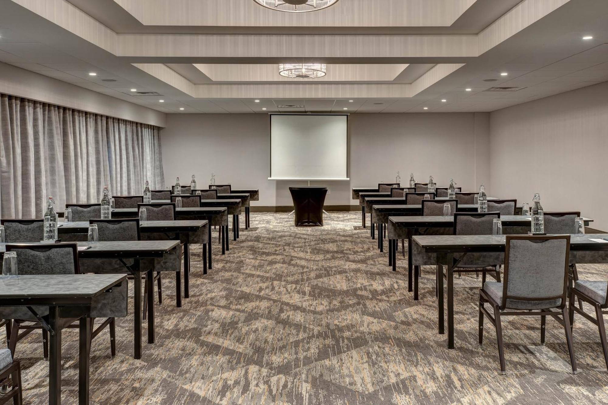 Sheraton Eatontown Hotel Eksteriør bilde